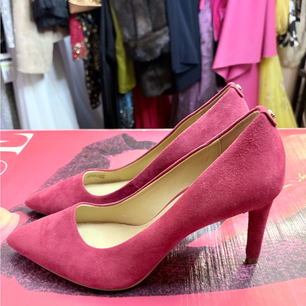 NWOT Michael Kors Burgundy Red Genuine Suede Heels Size 9 - Picture 2 of 6